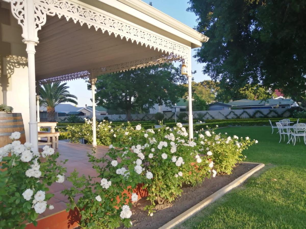 Monte Rosa Guesthouse Роусънвил Екстериор снимка